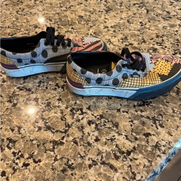 Vans Multicolor Artistic Women's Sneakers - Picture 2 of 4